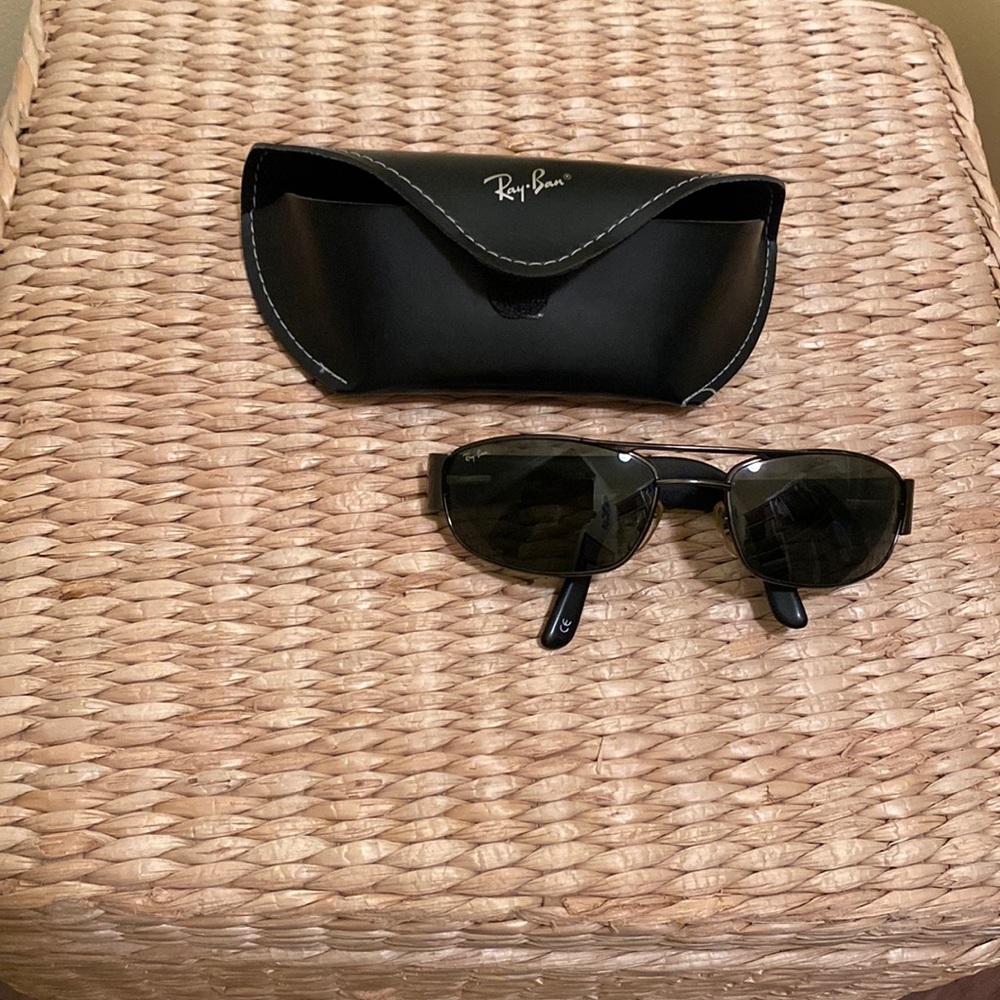 Ray Ban Sunglasses (Vintage).  GUC!  With original case.